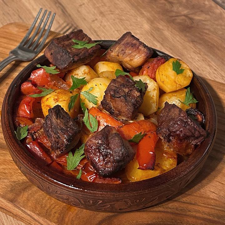 Georgian ojakhuri with pork and potatoes